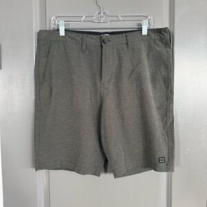 Men’s Billabong Gray Submersible 19” Hybrid Shorts Size 34